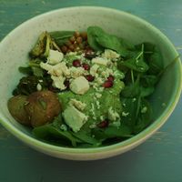 Leckere Bowl at OM NOM NOM CAFÉ in Munich