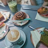 Karottenkuchen, Zimtschnecke, Cheese Roll, Strawberry Cheesecake, Pistazienkuchen at OM NOM NOM CAFÉ in Munich