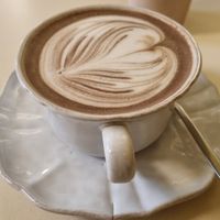 Large hot "dirty" chocolate (7,-€) at OM NOM NOM CAFÉ in Munich