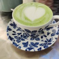Matcha latte at OM NOM NOM CAFÉ in Munich