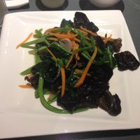 Spinach and mu-erh mushrooms at Tianchu Miaoxiang - Chaowai in Beijing