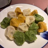 Tips: prendere i ravioli arancioni sul menù perché ve li danno mix e sono buonissimi   at Tianchu Miaoxiang - Chaowai in Beijing