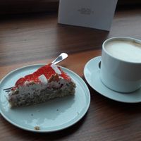 Cake and Cappuchino at NUZ in Linz