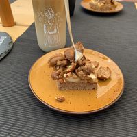 Apfelnusskuchen und Hafer Latte at OHNI in Thun