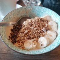Banoffee pie smoothiebowl at Elysian Restaurant in Nicosia