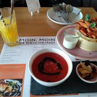 Tomatensuppe + Süßkartoffelpommes at Deichkind in Sankt Peter-ording