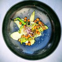 Gegrilde courgette – gekonfijte venkel – sinaasvinaigrette – krokante kikkererwten at Villa Tulsi in Kessel