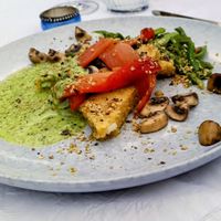 Gepofte paprika – gevulde polenta – snijbonen – geroosterde hazelnoot – peterseliesaus at Villa Tulsi in Kessel