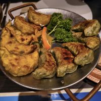 Gemischte gebratene vegane Momo für 23,80 Euro at Tibet Restaurant Altona in Hamburg