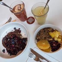 Chocolate pancakes and müesli at Roots - Maschinenstraße in Zurich