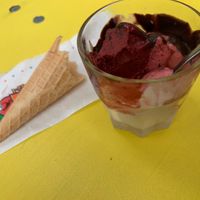 Probierbecher (3 kleine Kugeln) at Eisbrennerei in Leipzig