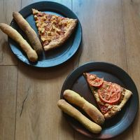 Poyo Garlic, Napolitana + garlic sticks at Vegan Mobile in Santiago