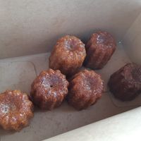 Vegan cannelés at Cassonade Cannelés & Spécialités in Bordeaux