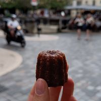 Vegan canalé for 1'80€ at Cassonade Cannelés & Spécialités in Bordeaux