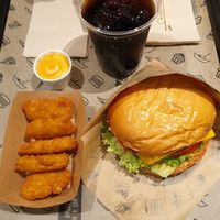 Burger Menü mit Nuggets at VINCENT - Schönhauser Allee Arcaden in Berlin