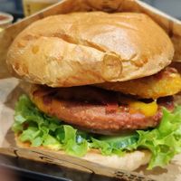 Big Veganski, "Beef" & "Chicken" style double patty, "bacon" & "cheese" at VINCENT - Schönhauser Allee Arcaden in Berlin