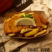 Vish & Chips
with Garlicky Kurkuma Sauce at VINCENT - Schönhauser Allee Arcaden in Berlin
