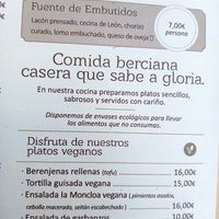 Platos veganos de la carta at Moncloa de San Lazaro in Cacabelos