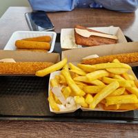 Patat  maxicado vegan en kipcorn 2x at De Friterie in Smilde