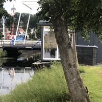 Snackbar aan het water met veganistische snacks at De Friterie in Smilde