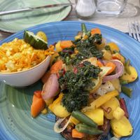 Gegrillte Zucchini mit Gemüse und Salat   at Klabautermann in Stralsund