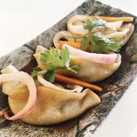 Gyozas de verduras at Eleven Bistro in Leliana