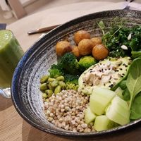 Tempeh avocado bowl at Holi Yoga & Cafe in Moscow