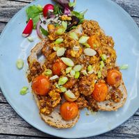 Scrambeled tofu on toasted sourdough bread at De Juf in Middelburg