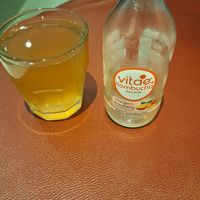 Una kombucha bien fría para empezar at Green&Burger - Biocenter in Barcelona