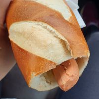 Veganer Hot Dog in der Laugenstange at Brezelkönig in Buelach