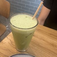 Kiwi apple kale with oat milk   at The Park by Years in Kowloon