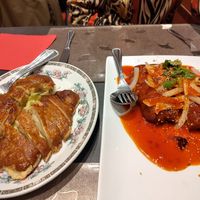 Canard laqué et canard sauce sechuan. Délicieux at De Yuan in Liege