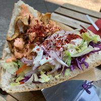 Fiöner (on Turkish flatbread) at Vamos Veganos in Berlin