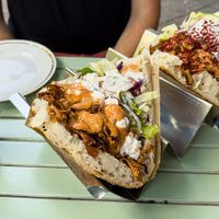 Fiöner döner vegan kebab con extra de queso  at Vamos Veganos in Berlin