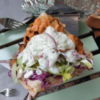Döner mit extra veganem Zaziki at Vamos Veganos in Berlin