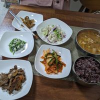 Side dishes with daily perilla seed soup at Soban Vegan 소반 비건식당 in Busan