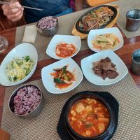 Bulgogi (15'000won) and soft tofu jigae (12'000won) at Soban Vegan 소반 비건식당 in Busan
