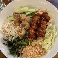 nr 42 - bowl with spring rolls, seitan, greens and noodles at Vevi in Vienna