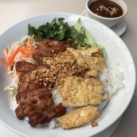 Noodles with peanut sauce at Vevi in Vienna