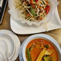 Papaya salad and sweet n sour soup at Vevi in Vienna