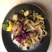 Thai style rice noodles with tofu (vegan)  at La China Mandarina in Madrid