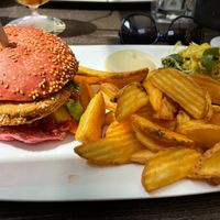 Avocado burger with fries and vegan mayo at De Gasterij in Gorinchem