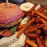 €19,50 Avocado burger that looked & tasted mass-produced at De Gasterij in Gorinchem