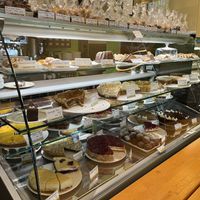 Großer Teil vegane Torten, Kekse und petite fours!  at Bio-Konditorei Eichel in Hamburg