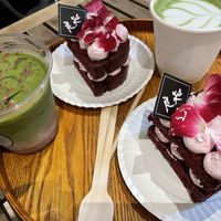 Red velvet cake and matcha lattes :) at Vego Coffee 齋啡 in Kowloon