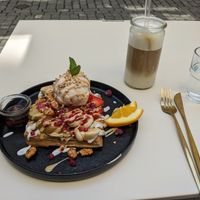  at Beans & Nuts in Bern