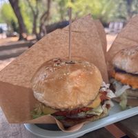 Veganer Burger   at Nazari in Budens