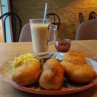 Russische Teigtaschen und Krautsalat at Veganaa in Berlin