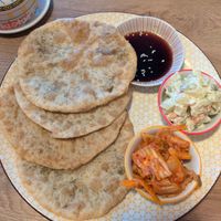 Mongolian fried dumplings with Kimchi and Potato Salad: 4.5/5 at Veganaa in Berlin
