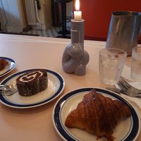 Rulltårta and croissant at À la Lo in Stockholm